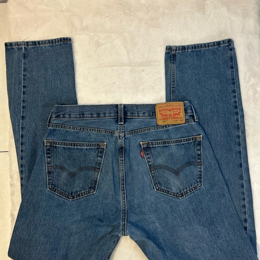 Levi’s 505 Regular Fit Jeans Men’s 33x34 Medium Wash Straight Leg Classic Denim - Picture 2 of 8